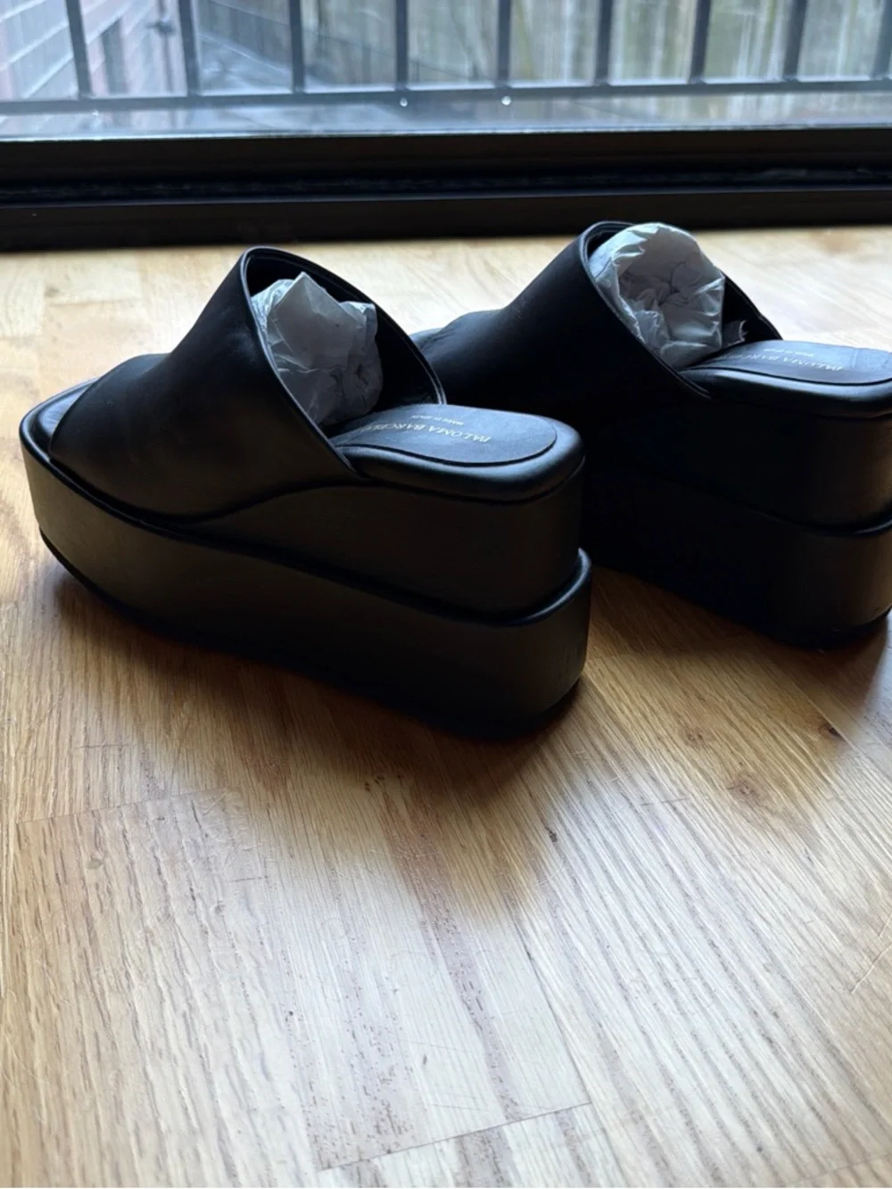 Paloma Barceló Black Leather Platform Slide sandals - Picture 6 of 7